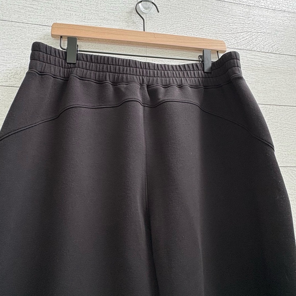 SPANX AirEssentials Slim Straight Pant, Very Black, Size Large - Picture 9 of 10